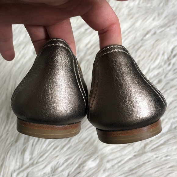 Ferragamo Darlene Gancio Metallic Ballet Flats - Picture 7 of 11